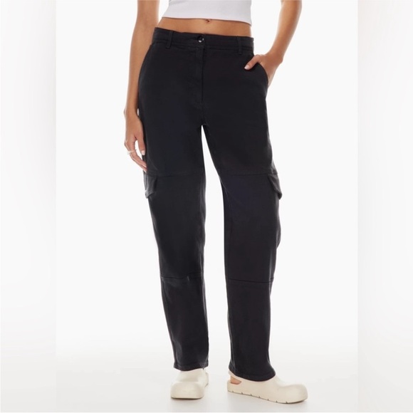 Aritzia Wilfred Free Women's Mid Rise Twill Cargo Pants Black Sz 4 - Picture 2 of 10